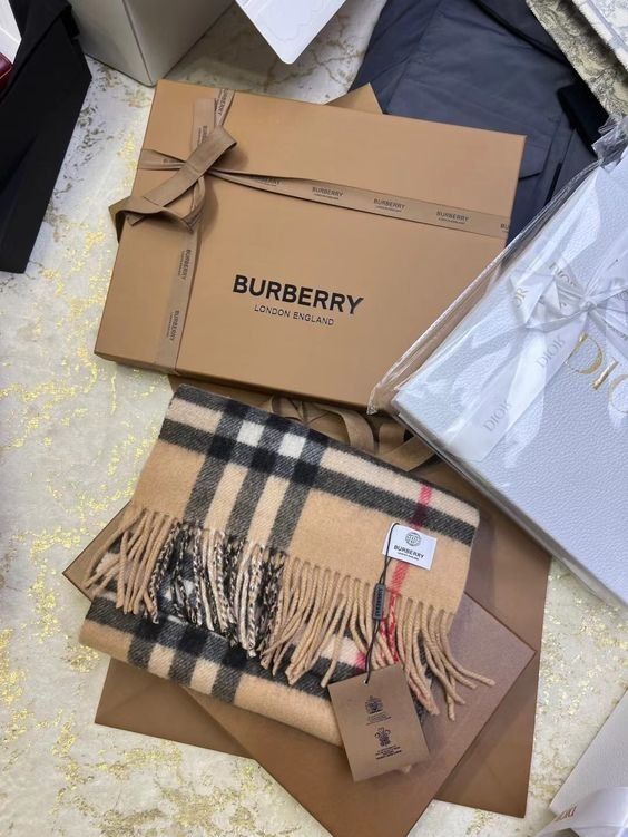 Premium Burberry scarf - Supplier